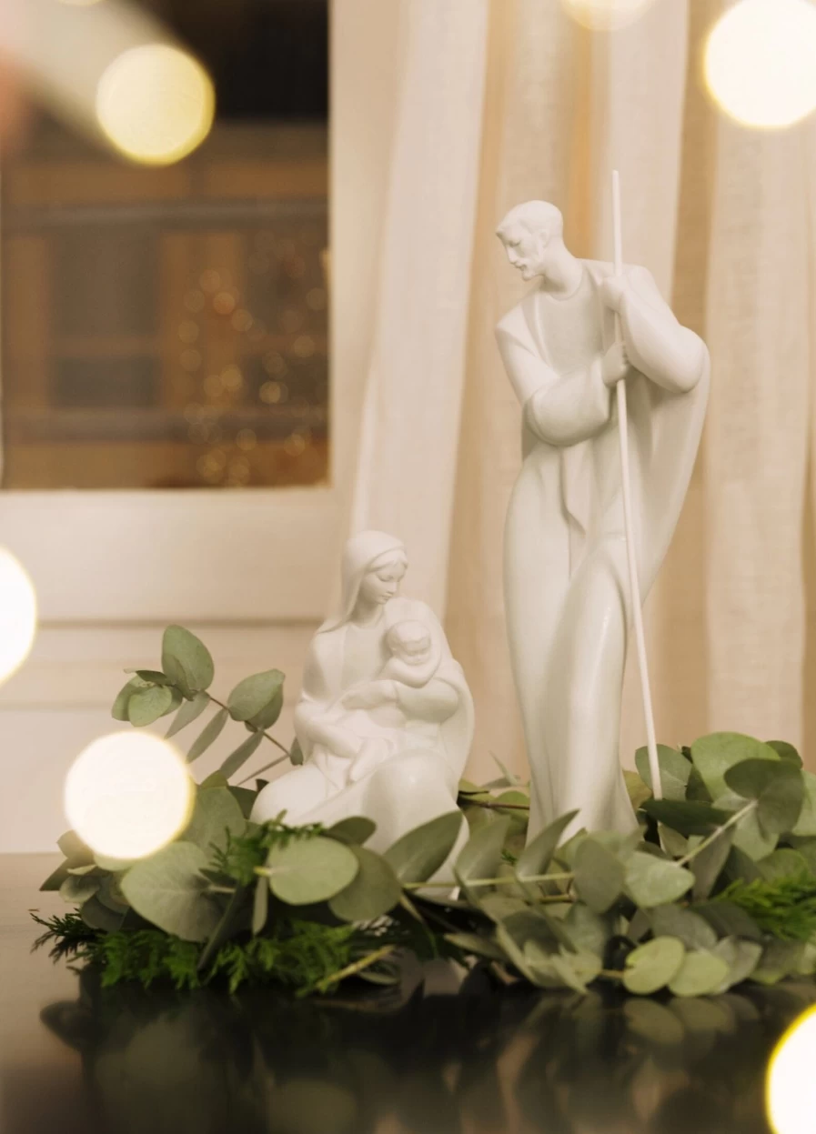 Lladró Blessed Father Nativity Figurine - Handcrafted Porcelain Christmas Decoration