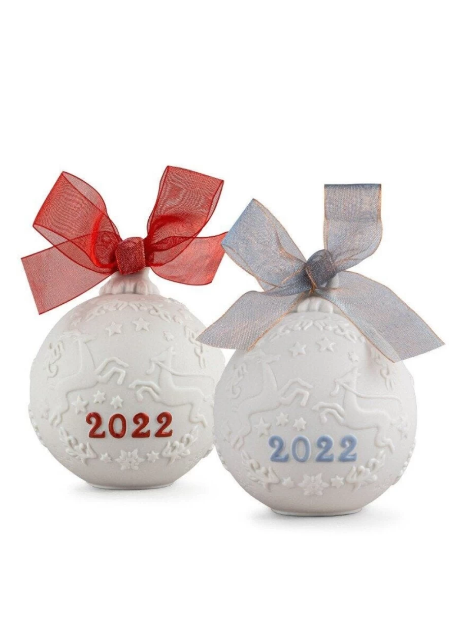 "Lladró 2022 Christmas Ball Set – Handcrafted Porcelain Holiday Ornaments"