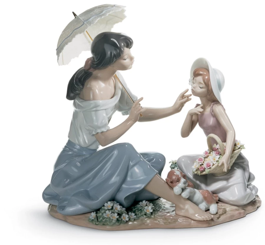 Lladró Porcelain Mother Figurine - Elegant Floral-Inspired Collectible Statue