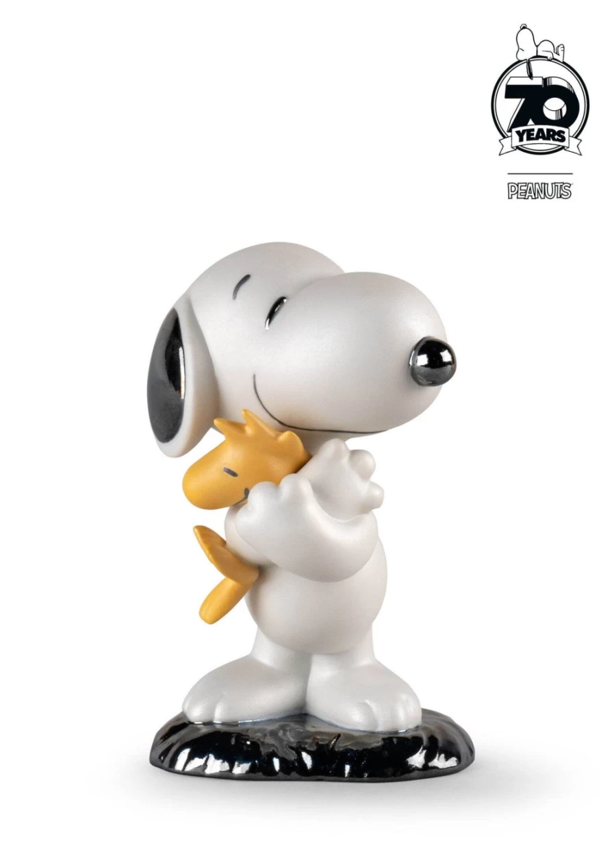 Lladró Snoopy™ Porcelain Figurine – Collectible Peanuts Character Statue