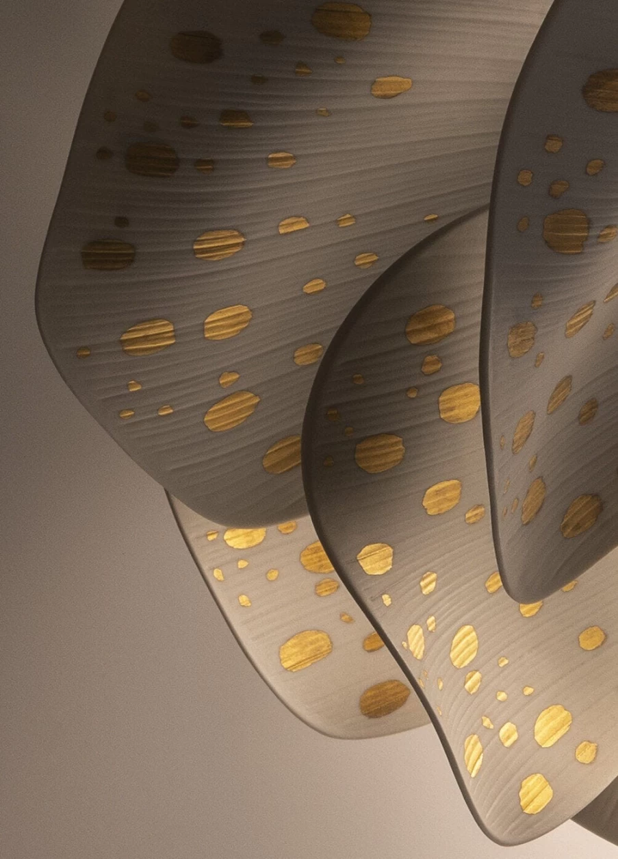 Lladró Nightbloom White & Gold Wall Sconce – Elegant Floral Lighting for US Homes