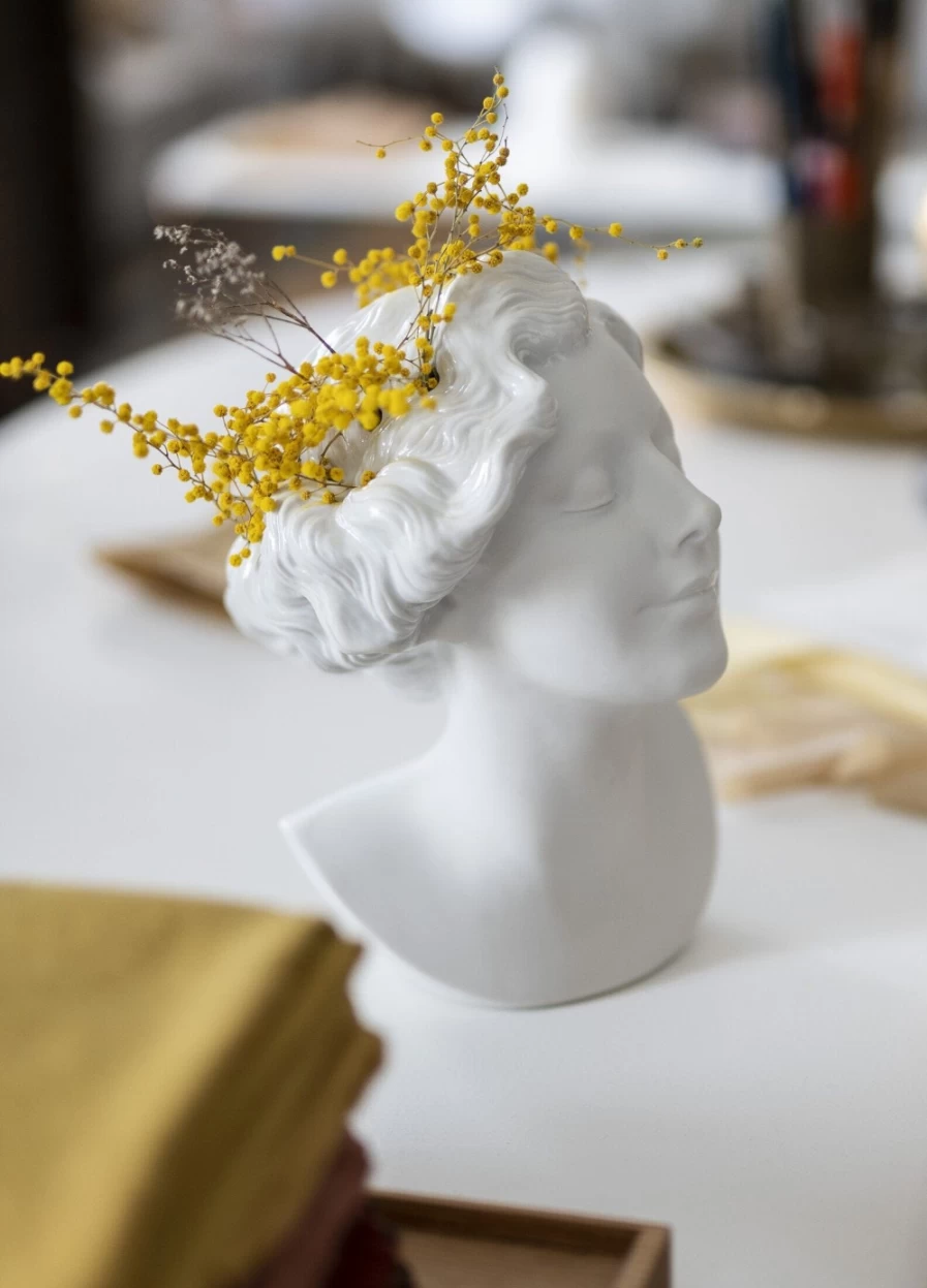 Lladró Daisy Woman Bust Vase - Floral Porcelain Sculpture Decor