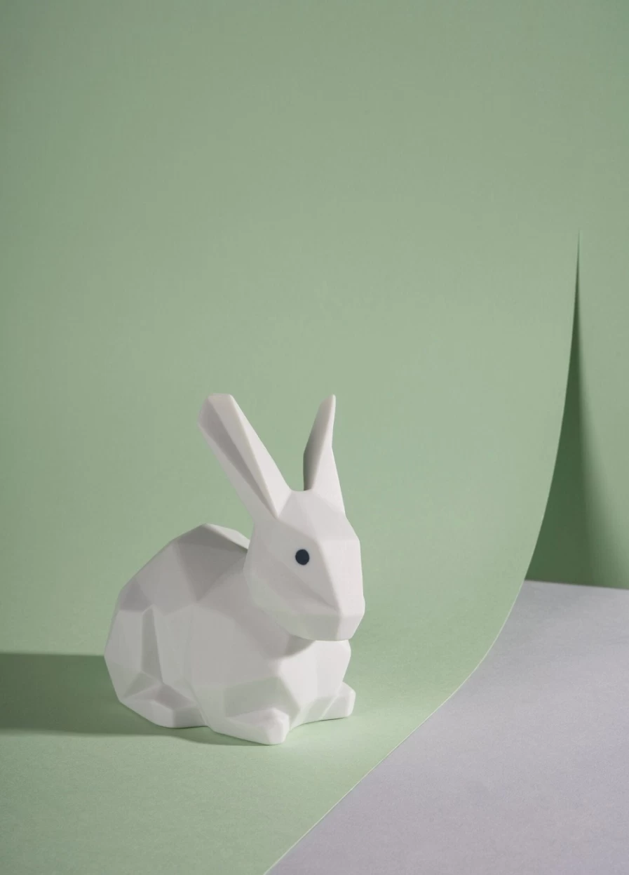 "Lladró Matte White Porcelain Rabbit Figurine – Elegant Collectible Sculpture"
