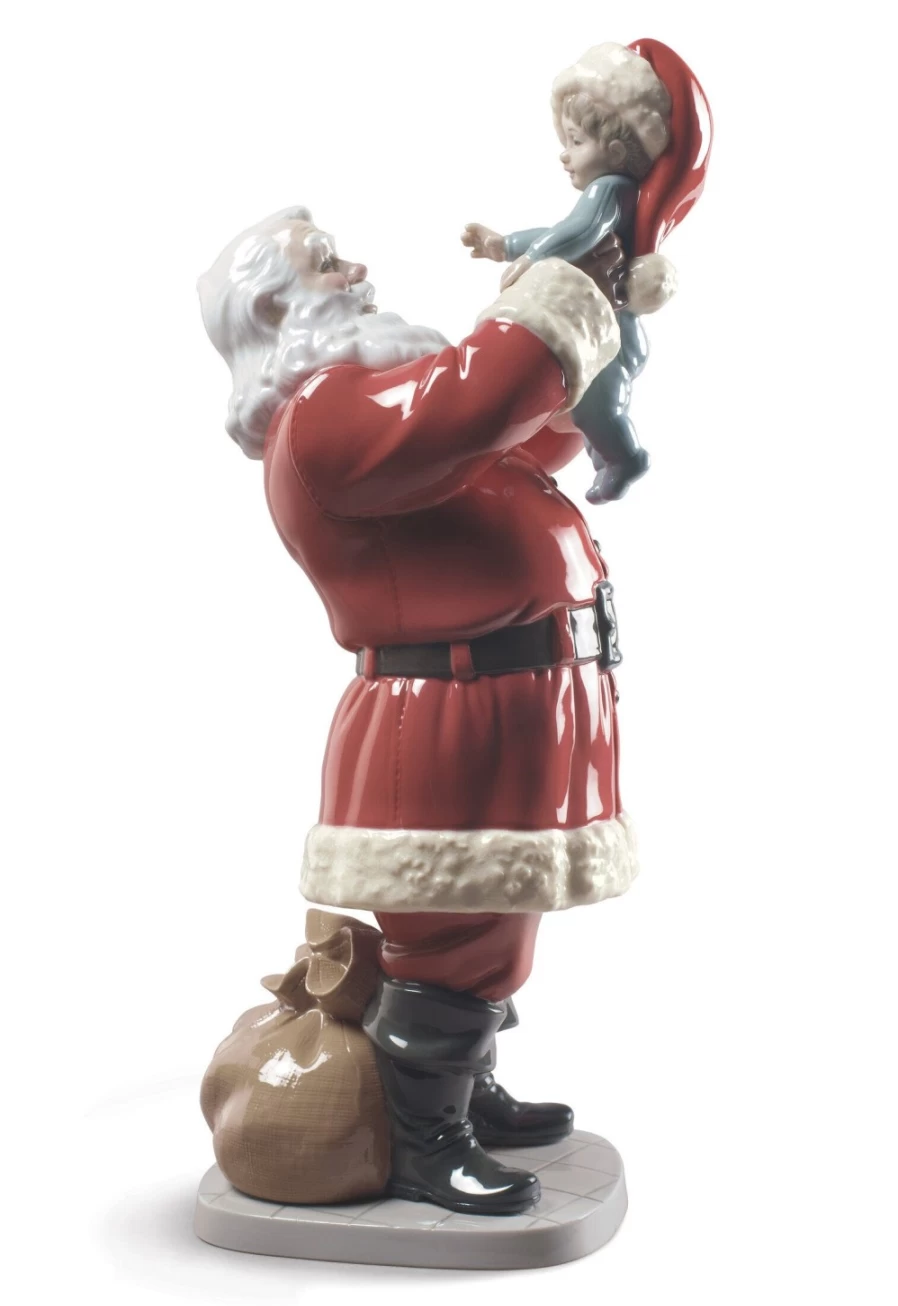 "Lladró Santa Claus Christmas Figurine – Handcrafted Porcelain Holiday Decoration"