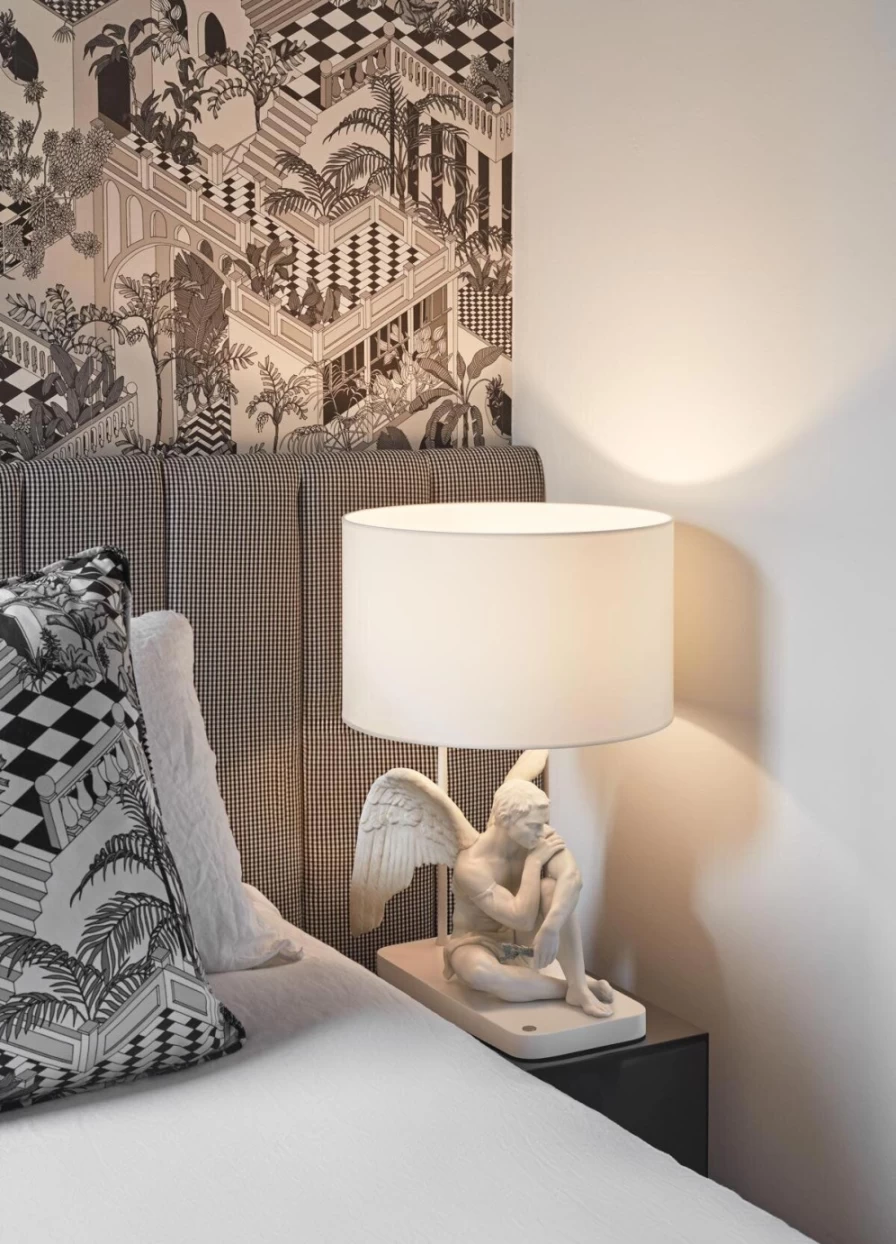 Lladró Angel Table Lamp - Elegant Protective Design for Home Decor (US)