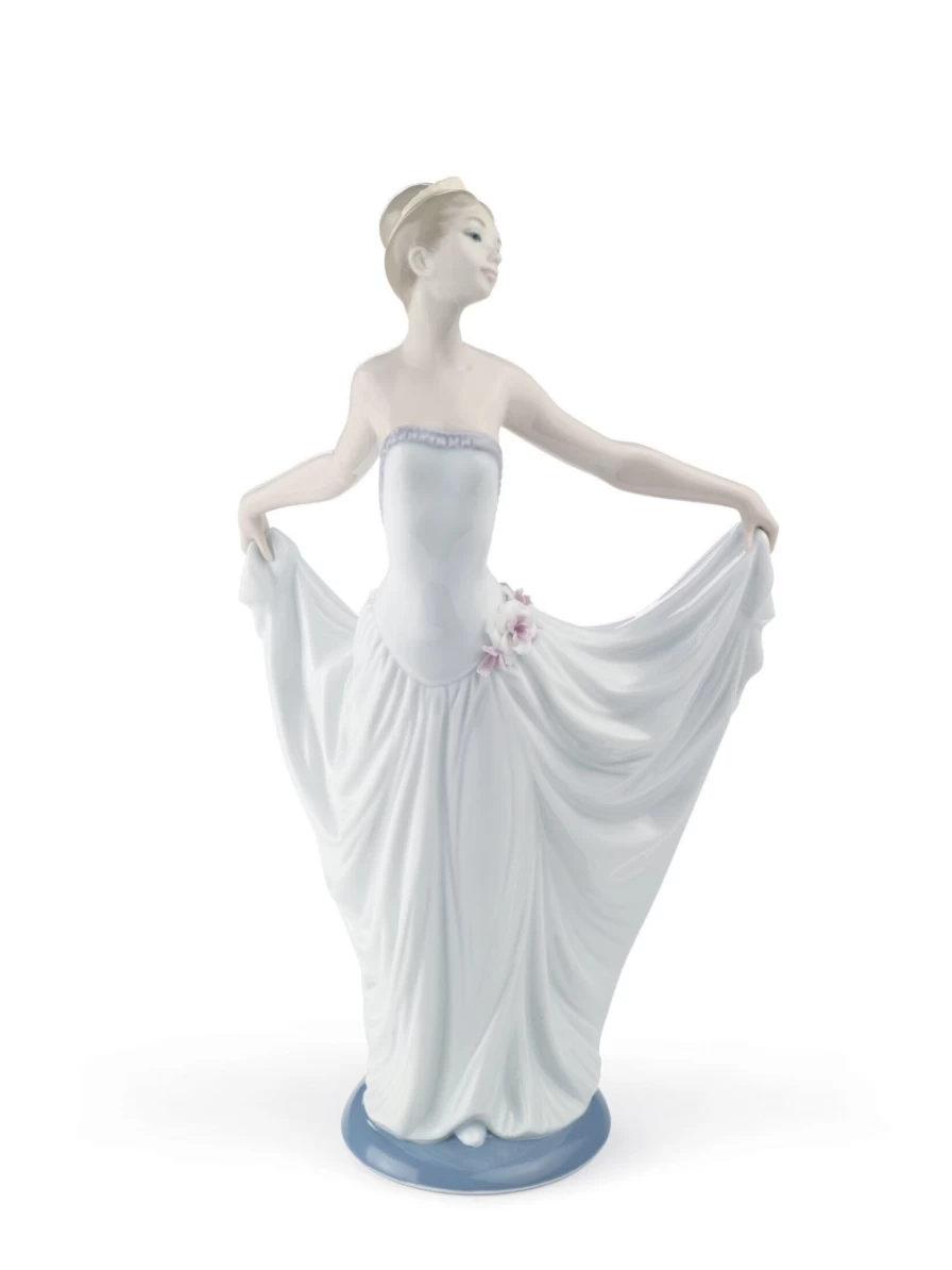 Lladró Elegant Ballet Dancer Figurine - Handcrafted Porcelain Art Collectible