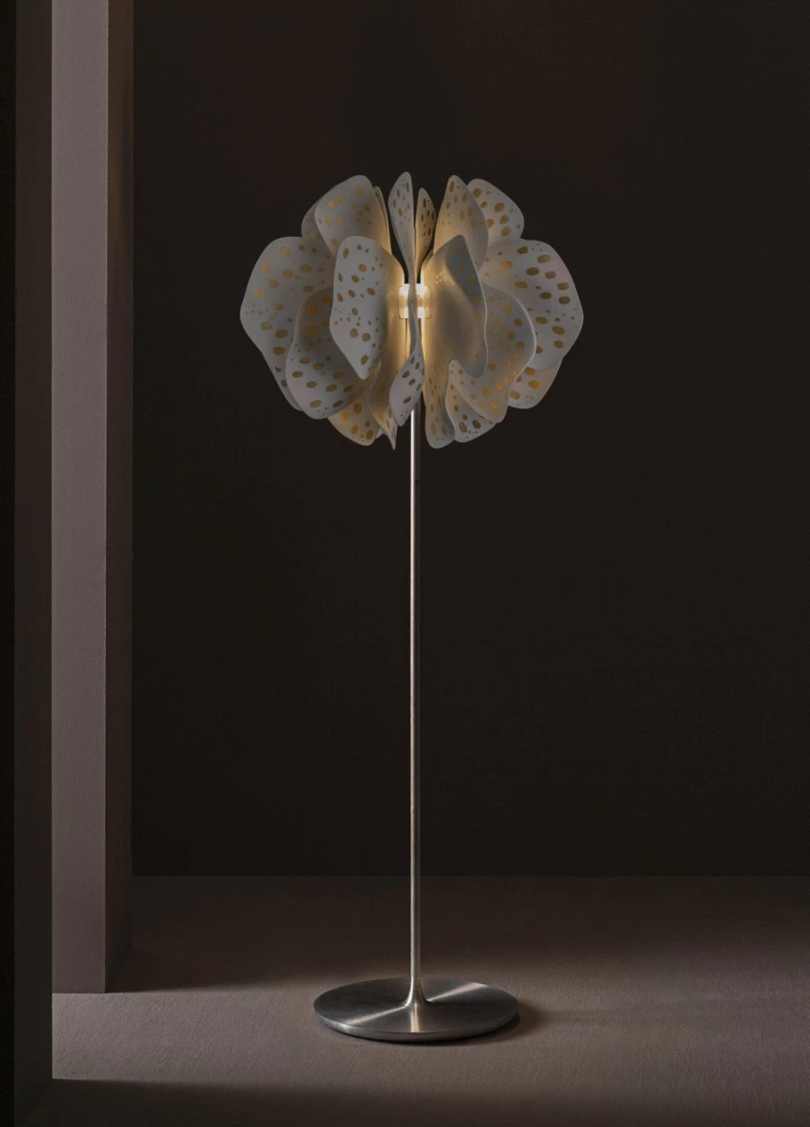 Lladró Nightbloom White & Gold Floor Lamp – Elegant Home Lighting (US)