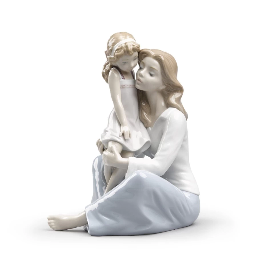 Lladró Porcelain "Mommy's Little Girl" Mother and Daughter Figurine - Elegant Collectible Statue