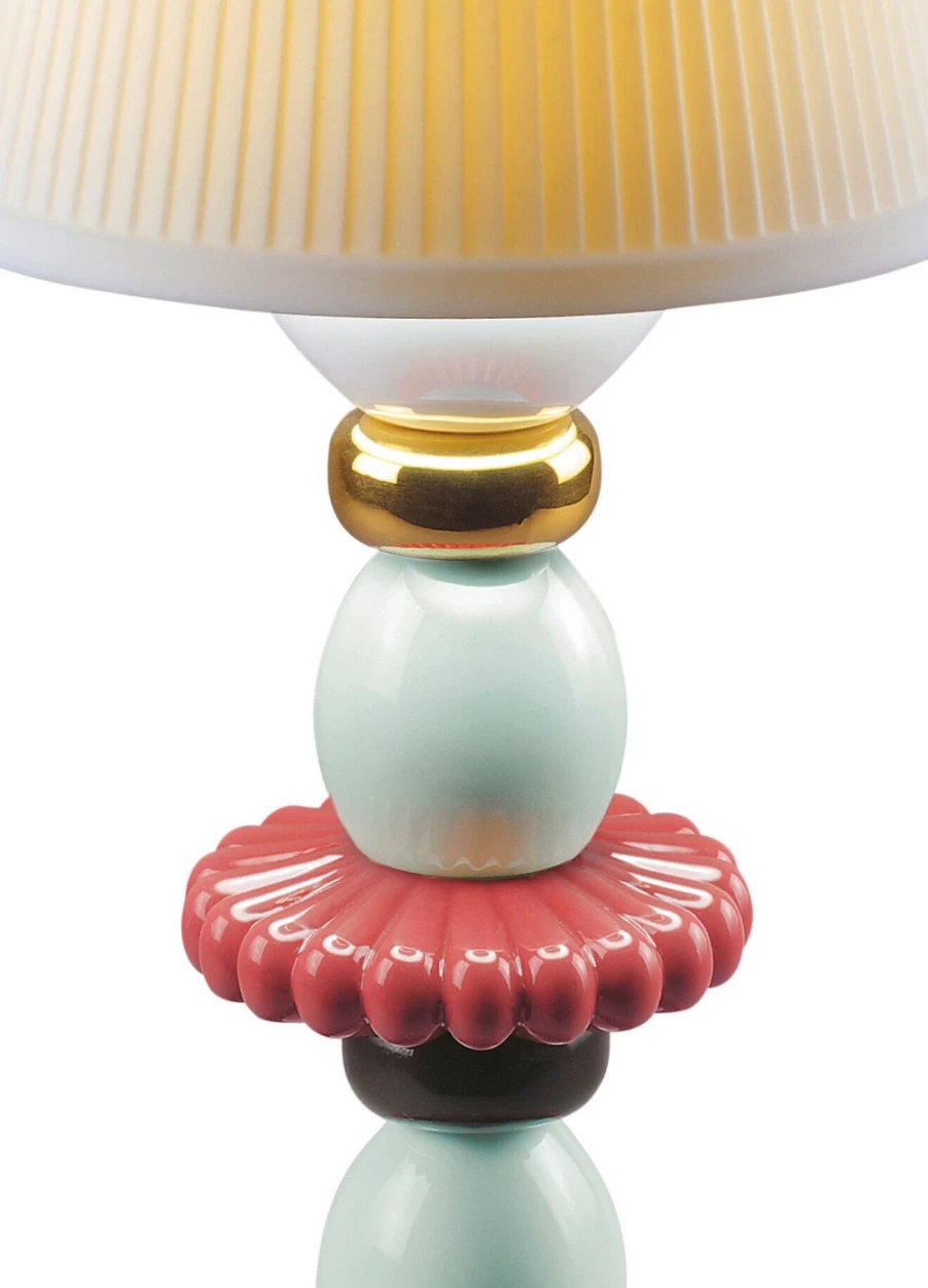 Lladró Golden Fall Table Lamp with Lotus and Firefly Design - Red Coral Finish