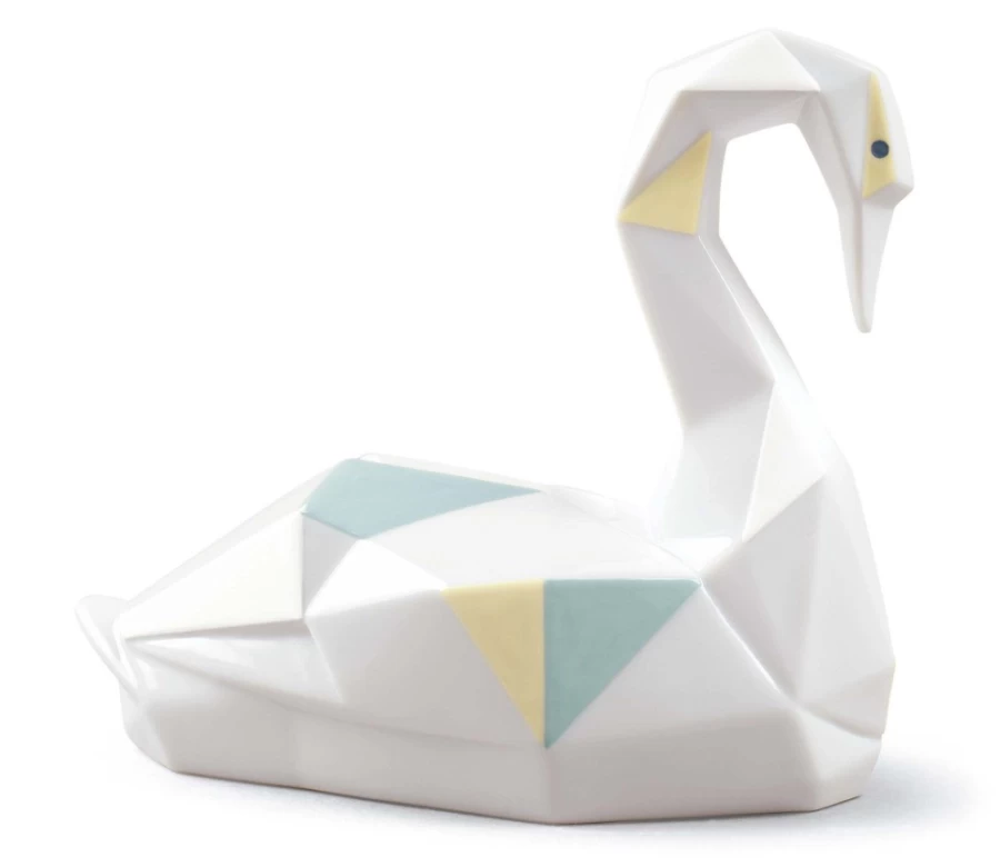 Lladró Elegant Swan Figurine - Handcrafted Porcelain Collectible Art Piece