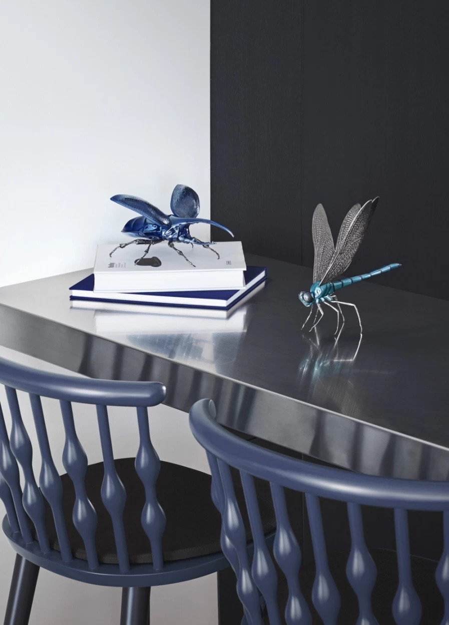 Lladró Exquisite Handcrafted Dragonfly Figurine - Collectible Porcelain Sculpture