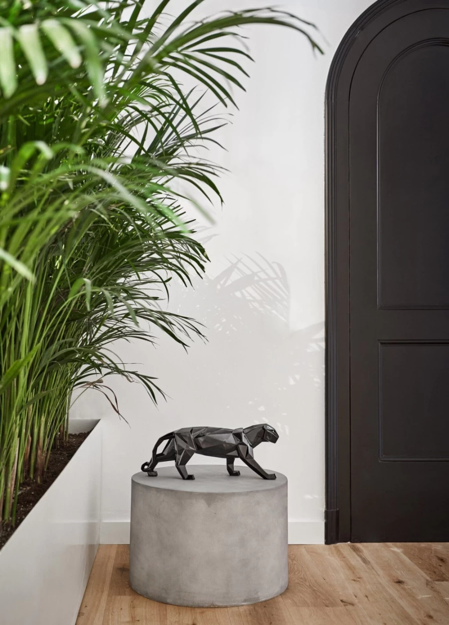 Lladró Glazed Black Panther Figurine - Handcrafted Porcelain Collectible Statue