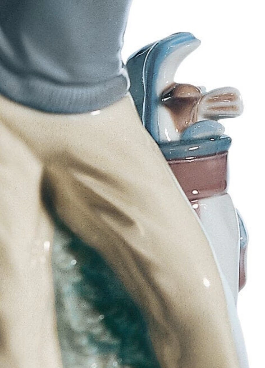 Lladró Handcrafted Golfer Man Porcelain Figurine - Elegant Collectible Statue