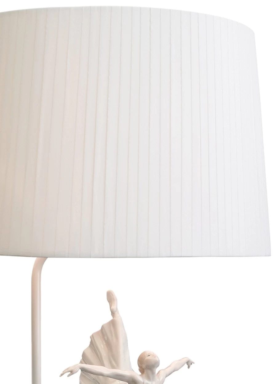 Lladró Giselle Arabesque Table Lamp – Elegant Handcrafted Porcelain Light for Home Decor
