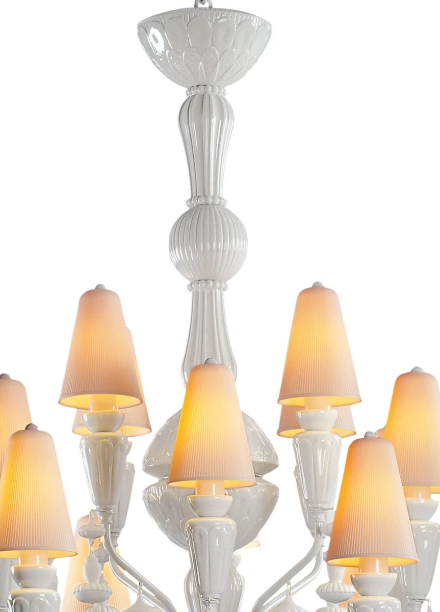 Lladró White Medium Chandelier with 20 Lights – Ivy And Seed Collection