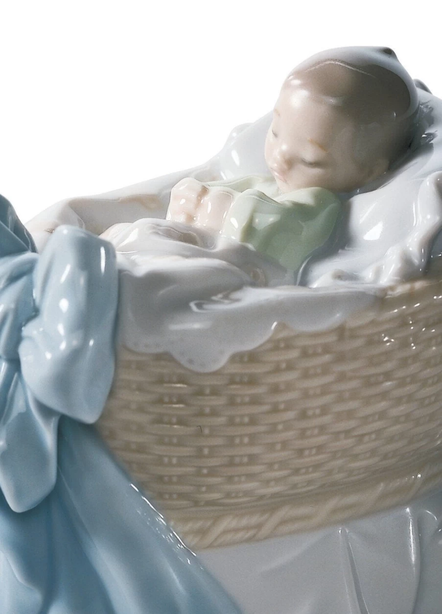 "Lladró New Treasure Boy Porcelain Figurine – Collectible Art Sculpture"