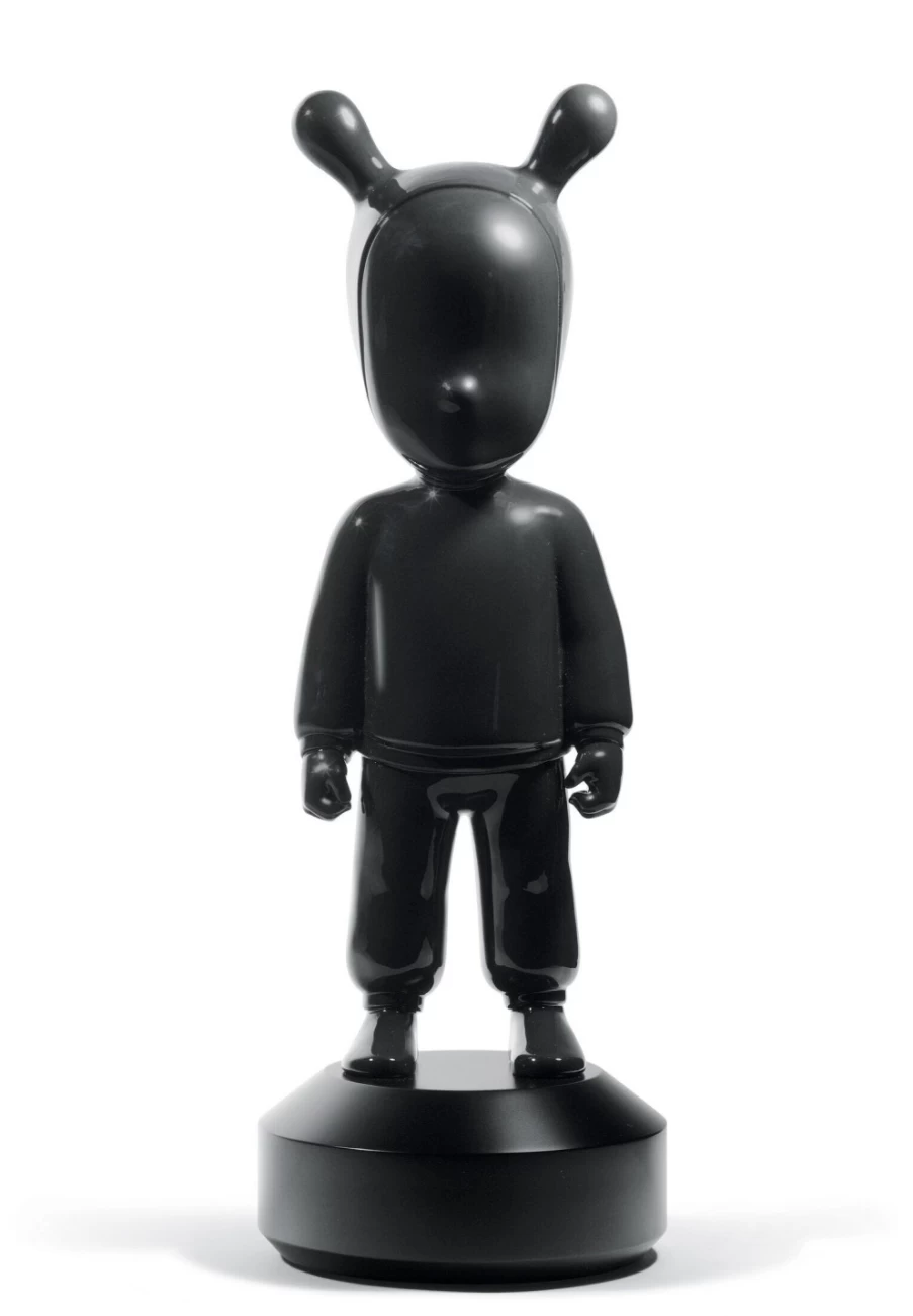 "Lladró The Black Guest Large Porcelain Figurine – Elegant Collectible Statue"