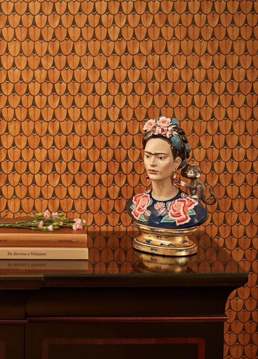 Lladró Limited Edition Frida Kahlo Blue Porcelain Figurine – Collectible Art Statue