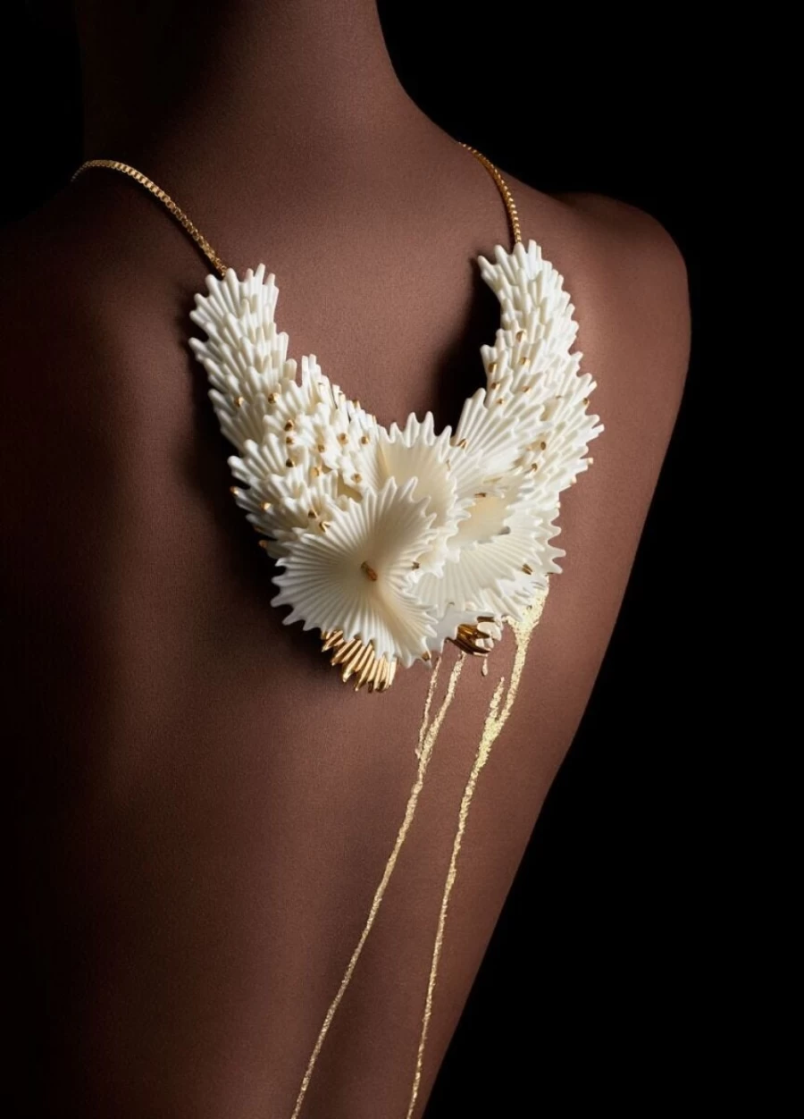 Lladró Actinia White and Gold Luster Elegant Necklace