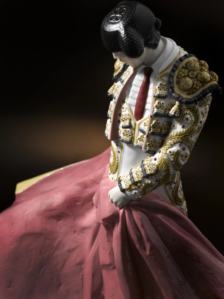 Lladró White Outfit Matador Man Porcelain Figurine - Handcrafted Spanish Collectible