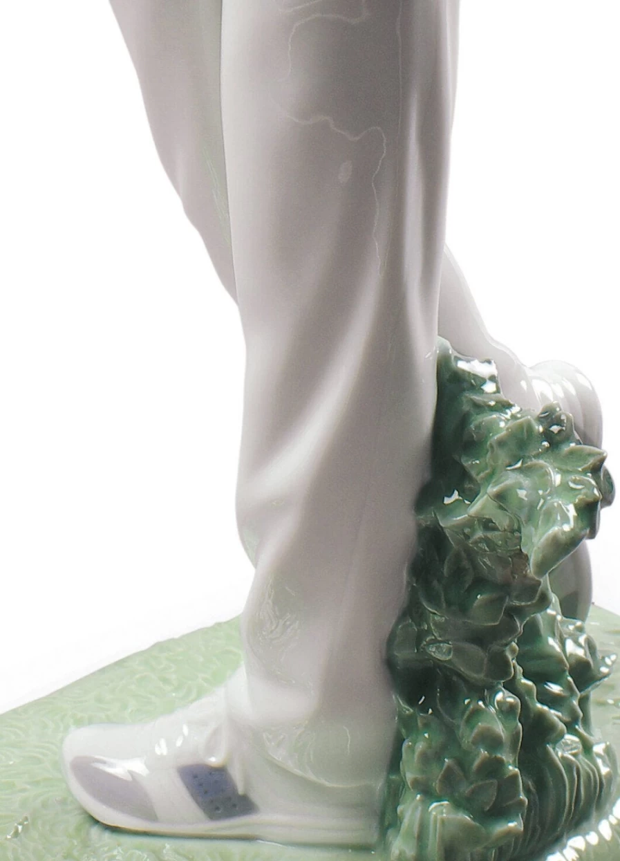 Lladró Golf Champion Man Porcelain Figurine – Collector’s Edition Statue
