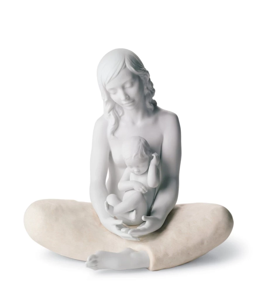 Lladró The Mother Figurine - Elegant Porcelain Sculpture for Home Decor
