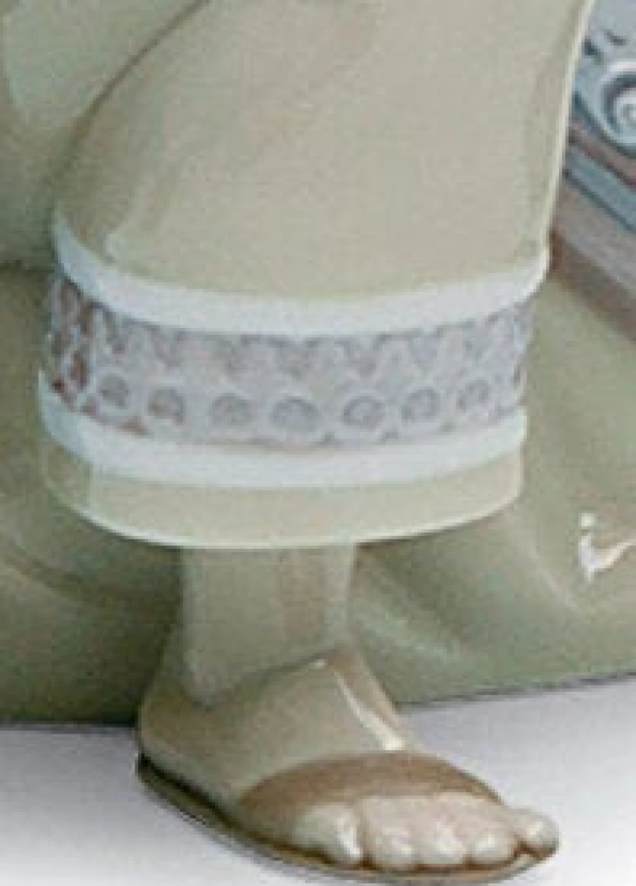 Lladró Saint Joseph Nativity Figurine - Handcrafted Porcelain Statue for Christmas Decor
