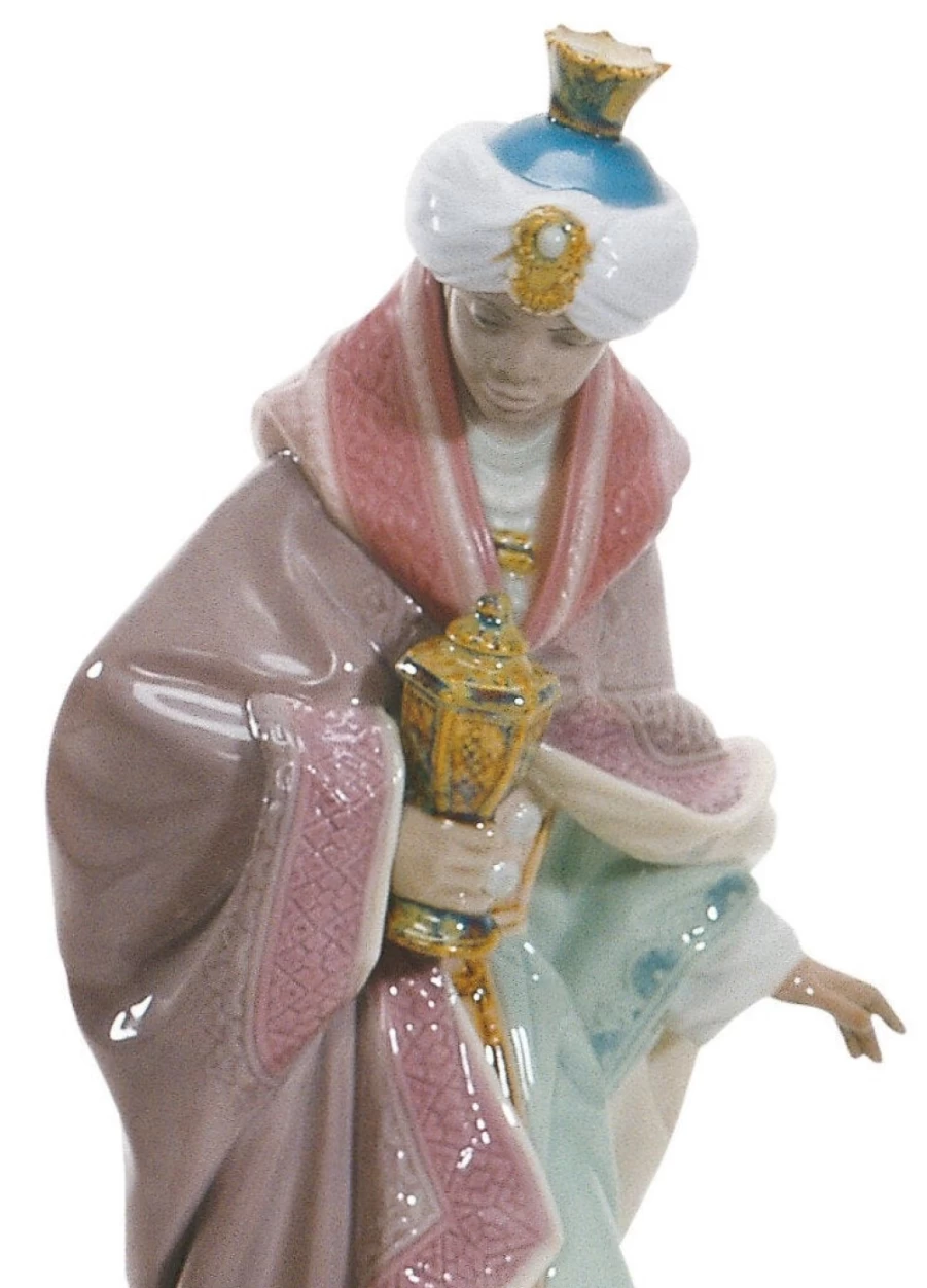 Lladró King Balthasar Nativity Figurine - Handcrafted Porcelain Christmas Decoration