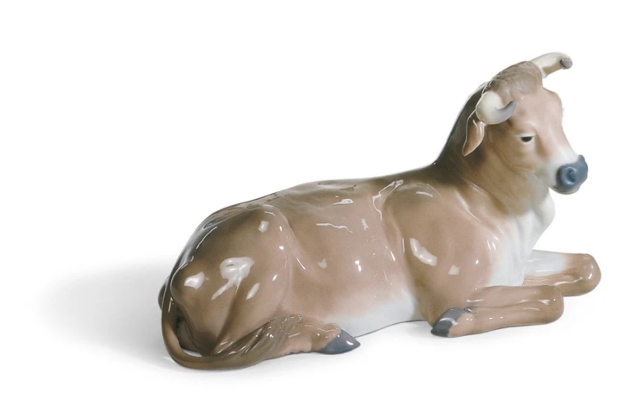 Lladró Calf Nativity Figurine - Handcrafted Porcelain Christmas Creche Statue