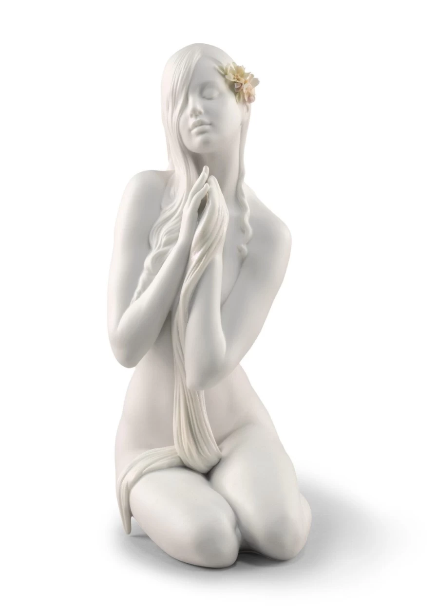 Lladró Inner Peace Woman Figurine - Elegant Porcelain Sculpture for Home Decor