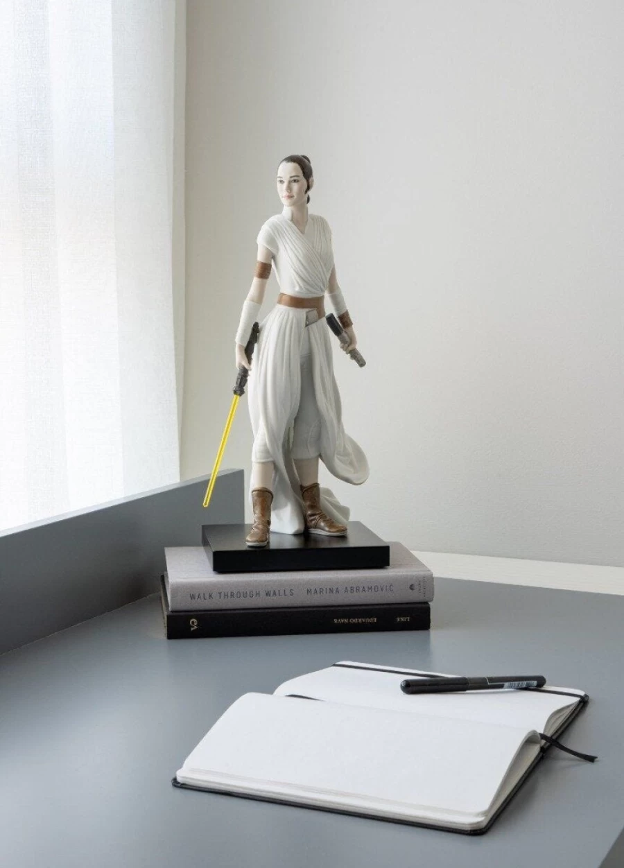Lladró Rey™ Collectible Porcelain Figurine – Limited Edition Star Wars Character Statue