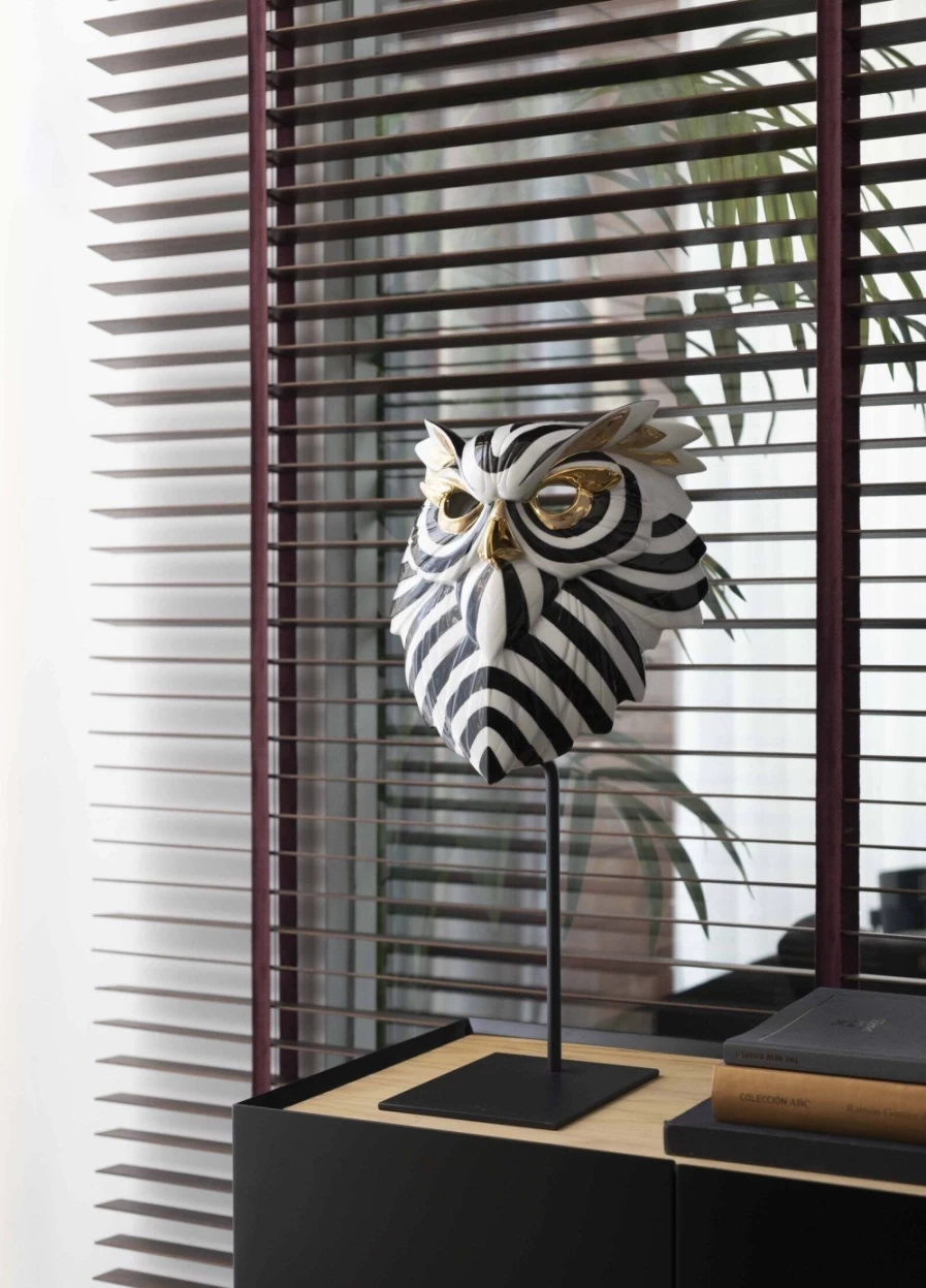 Lladró Black and Gold Owl Mask – Elegant Handcrafted Collectible