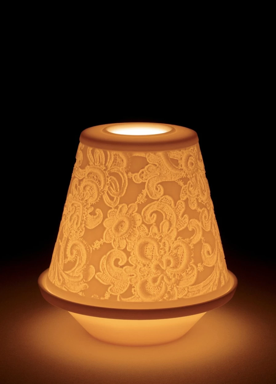 Lladró Porcelain Lace Lithophane Decorative Plate with Elegant Floral Design