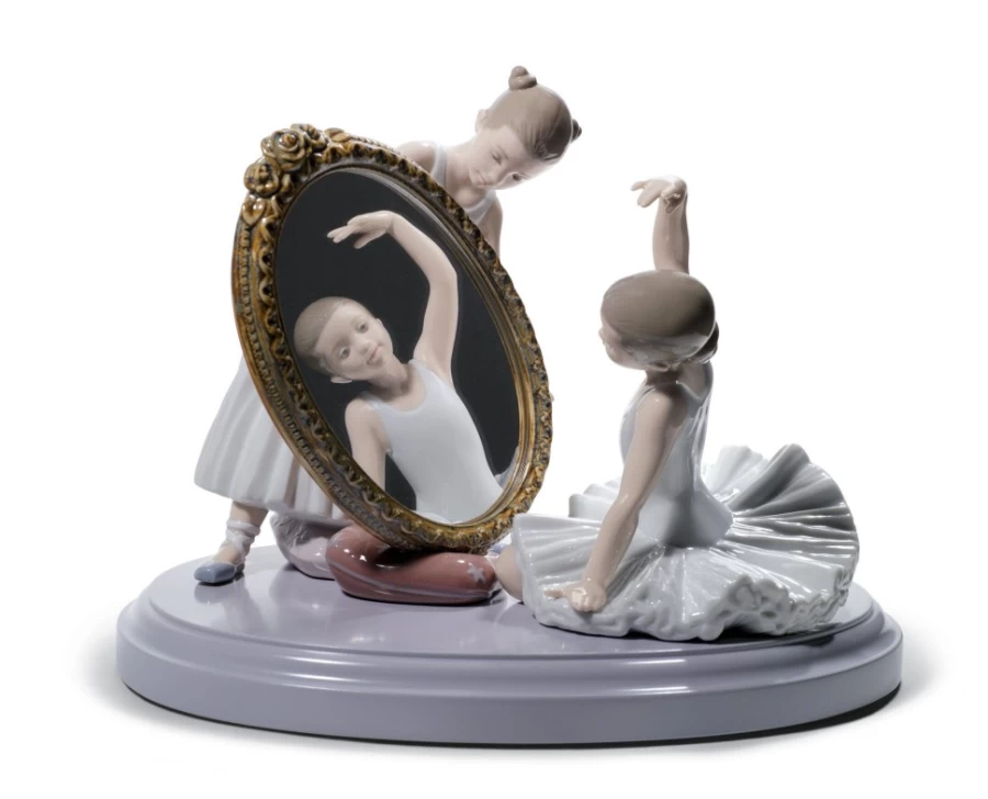 "Lladró My Perfect Pose Ballet Dancer Porcelain Figurine – Elegant Collectible Statue"