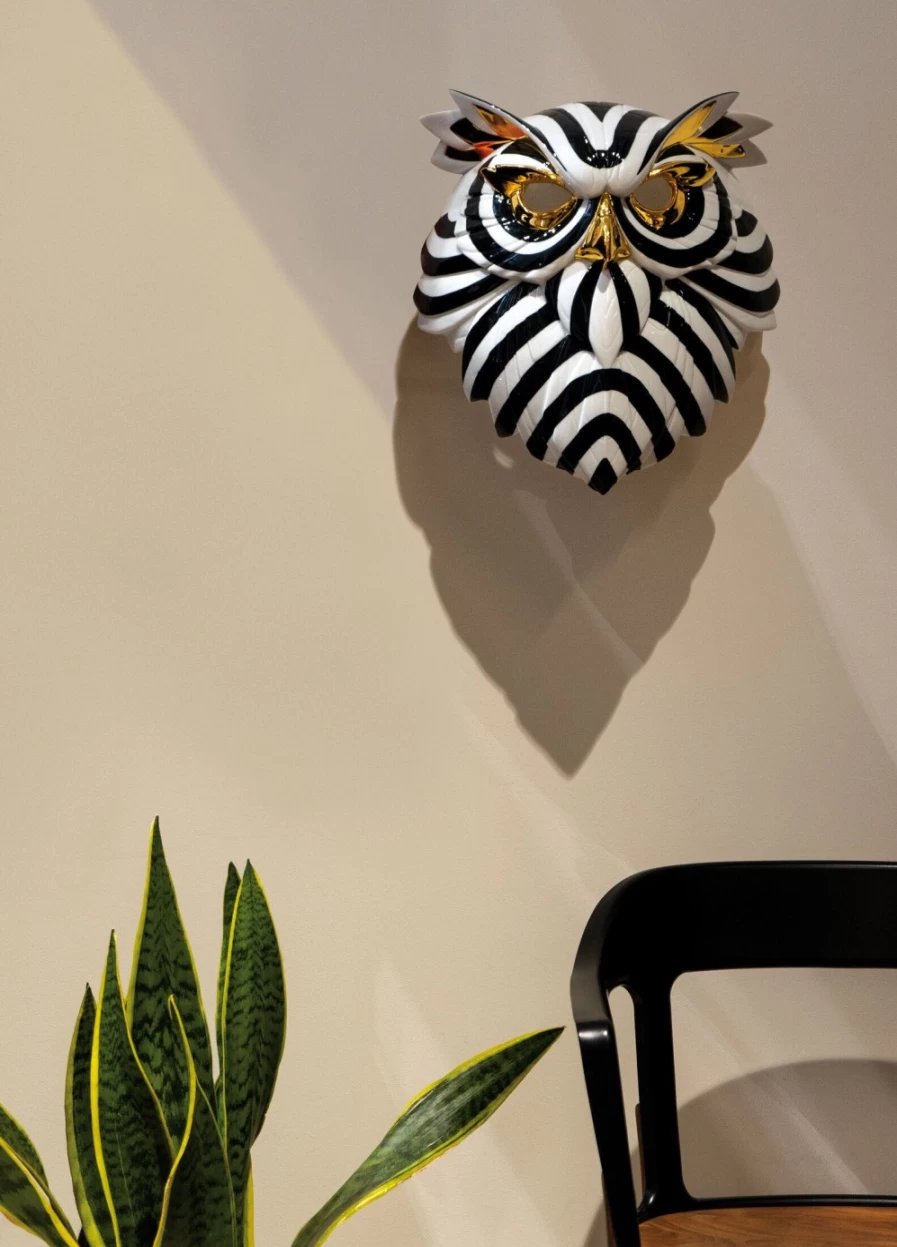 Lladró Black and Gold Owl Mask – Elegant Handcrafted Collectible