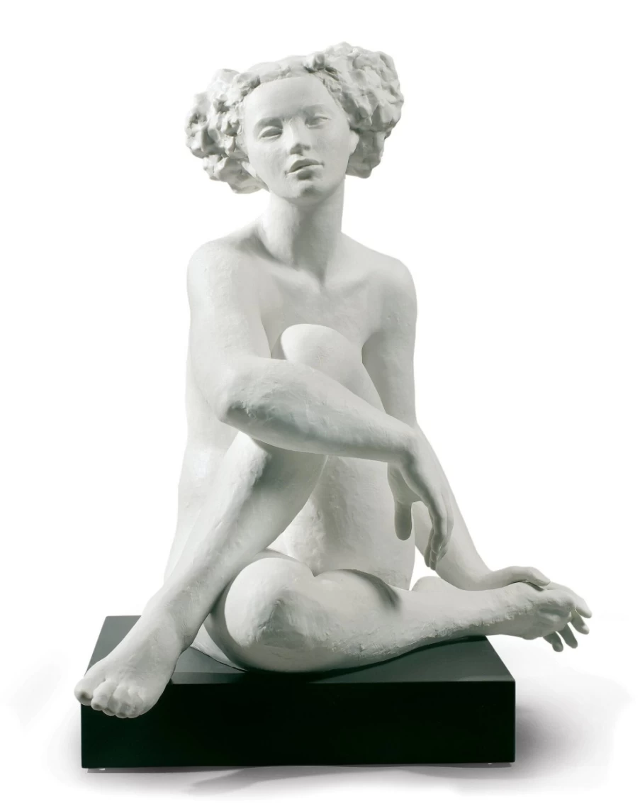 Lladró Essence Of A Woman Porcelain Figurine - Elegant Collectible Art Piece