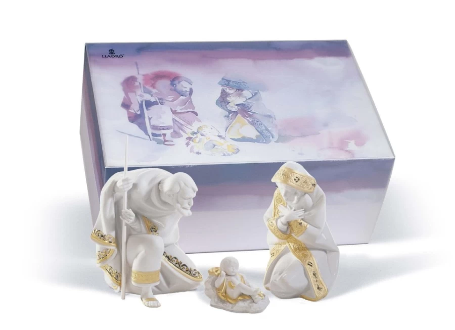 Lladró Golden Silent Night Nativity Figurine Set - Handcrafted Christmas Decor