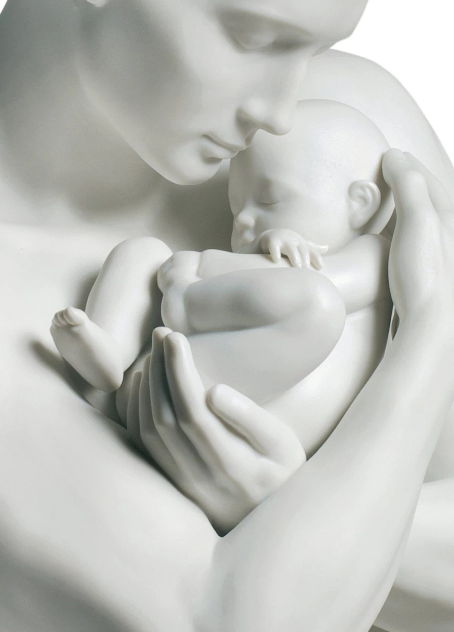 "Lladró Father's Protection Porcelain Figurine – Handcrafted Collectible Sculpture"