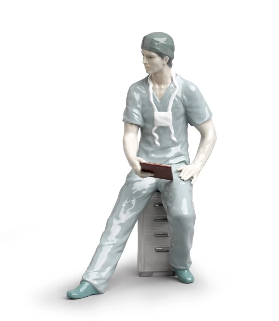 "Lladró Surgeon Figurine - Handcrafted Porcelain Surgeon Statue for Collectors"
