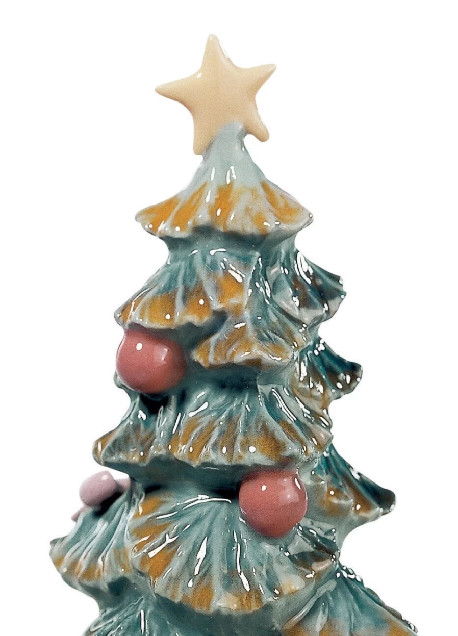 Lladró Christmas Tree Porcelain Figurine - Handcrafted Holiday Collectible