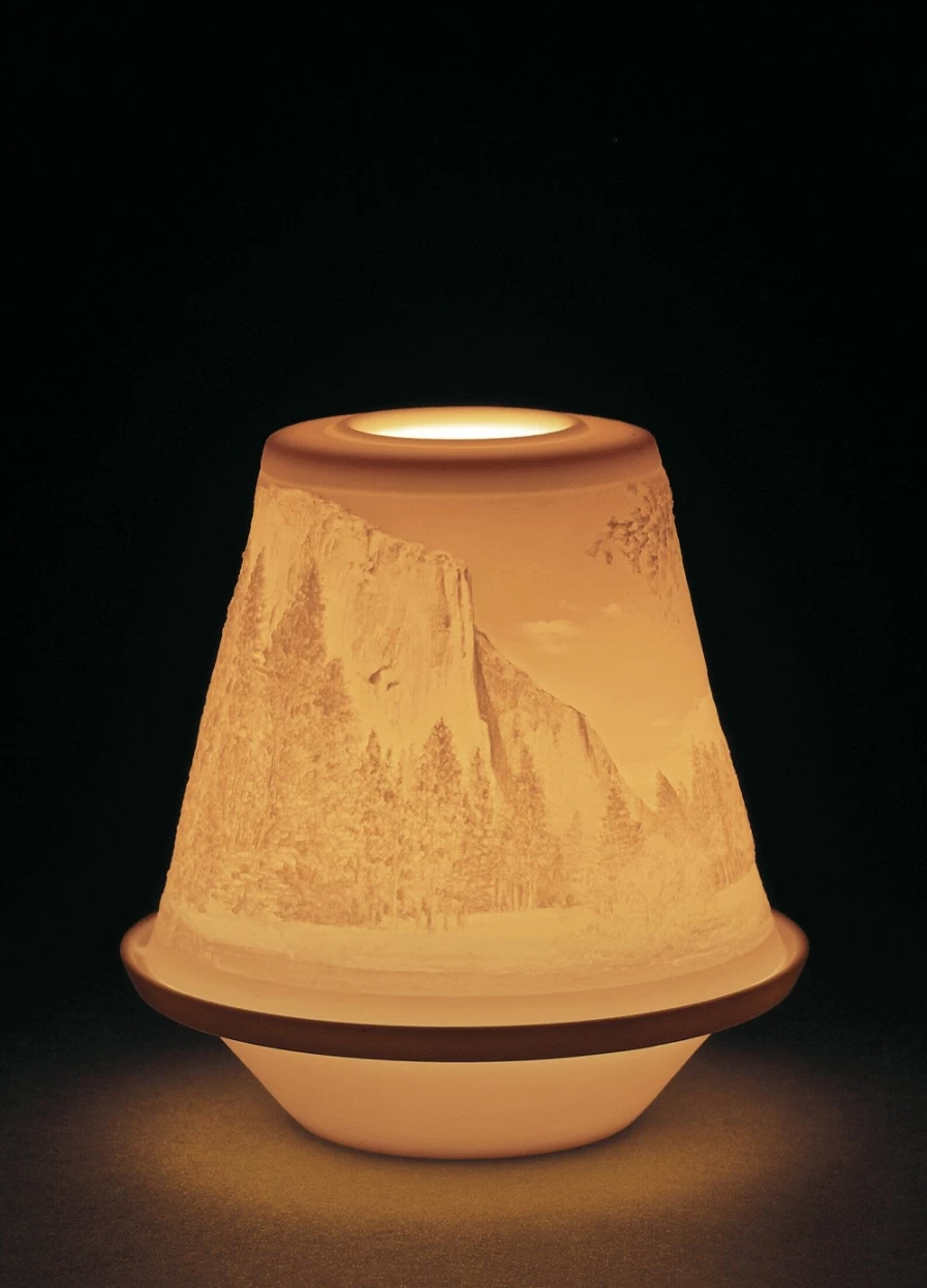 Lladró The Great Wild Lithophane - Handcrafted Porcelain Art Piece