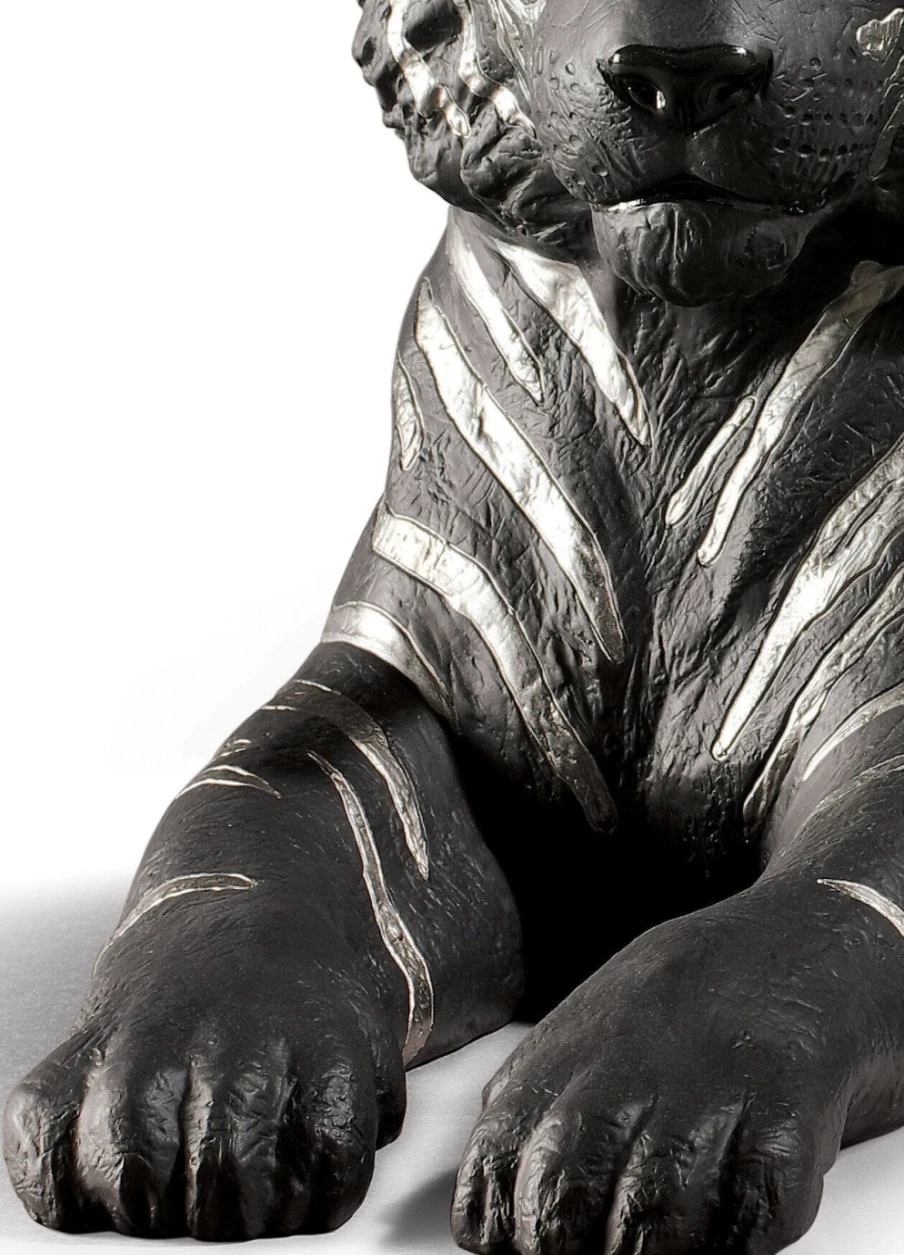 Lladró Silver and Black Tiger Figurine - Elegant Collectible Statue