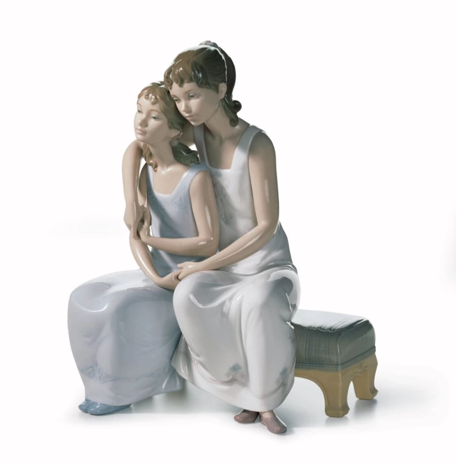 "Lladró My Sister My Friend Porcelain Figurine – Elegant Collectible Gift"