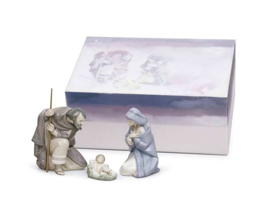 Lladró Silent Night Nativity Set - Handcrafted Christmas Nativity Scene Figurine