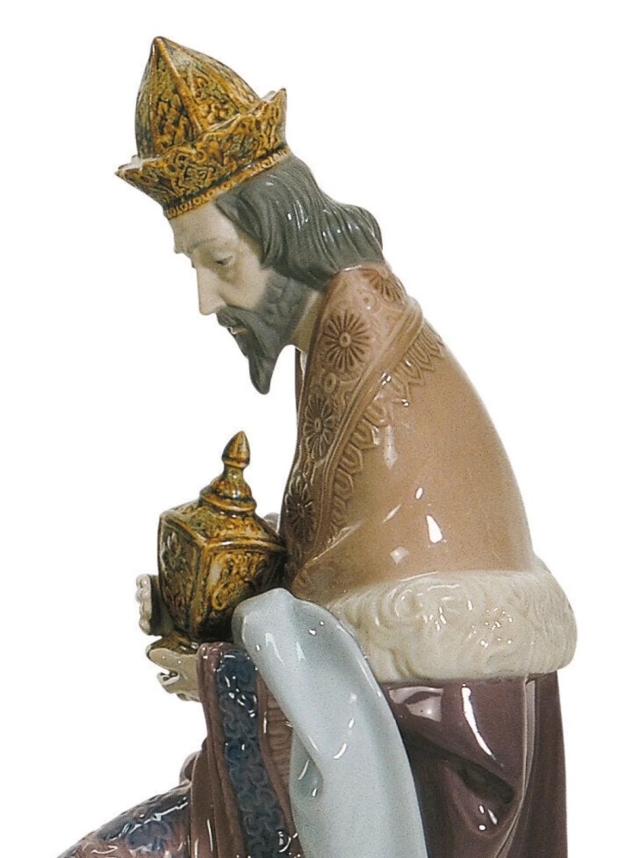 Lladró King Gaspor Nativity Scene Figurine - Handcrafted Porcelain Christmas Decoration