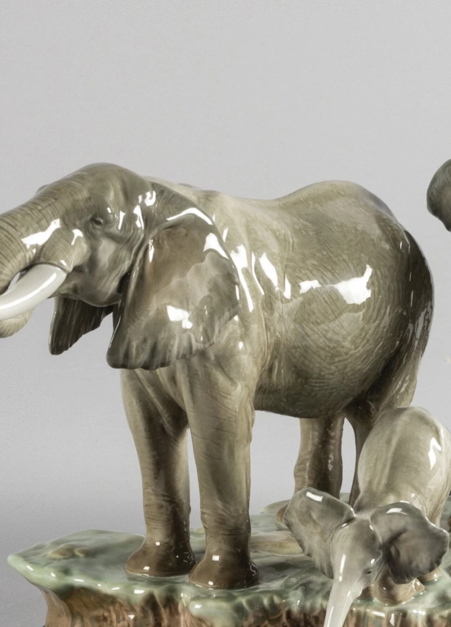 "Lladró A Stop Along The Way Handcrafted Porcelain Elephant Sculpture"