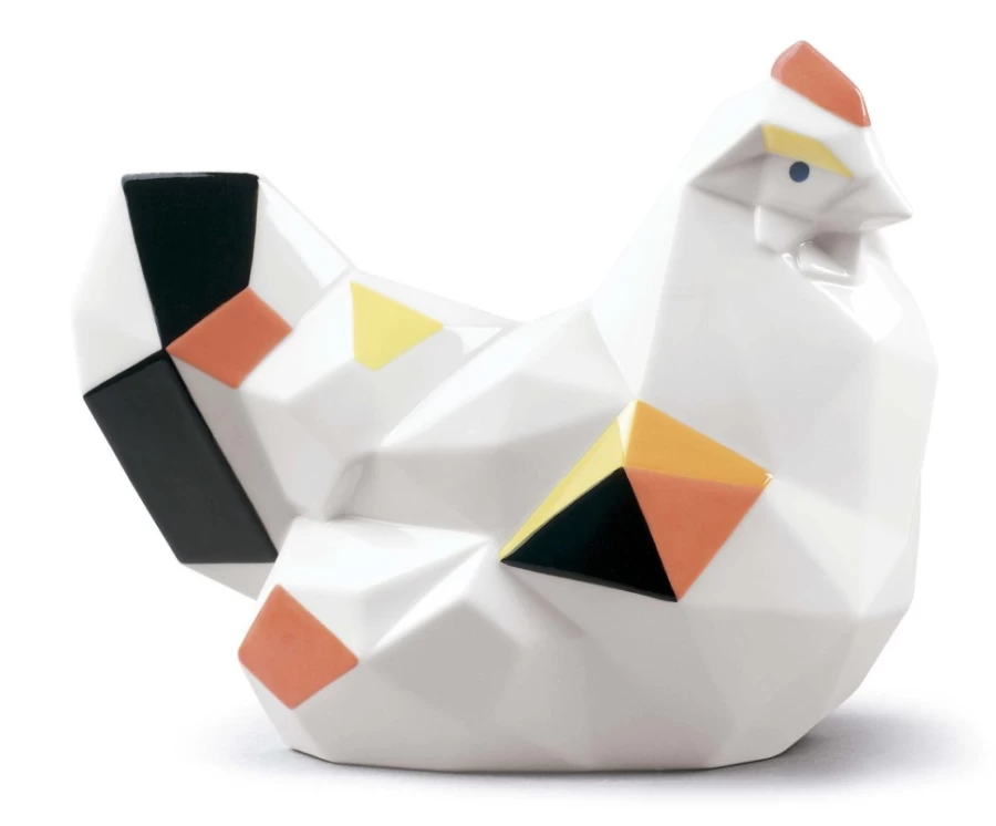 "Lladró Porcelain Hen Figurine - Handcrafted Collectible Home Decor"