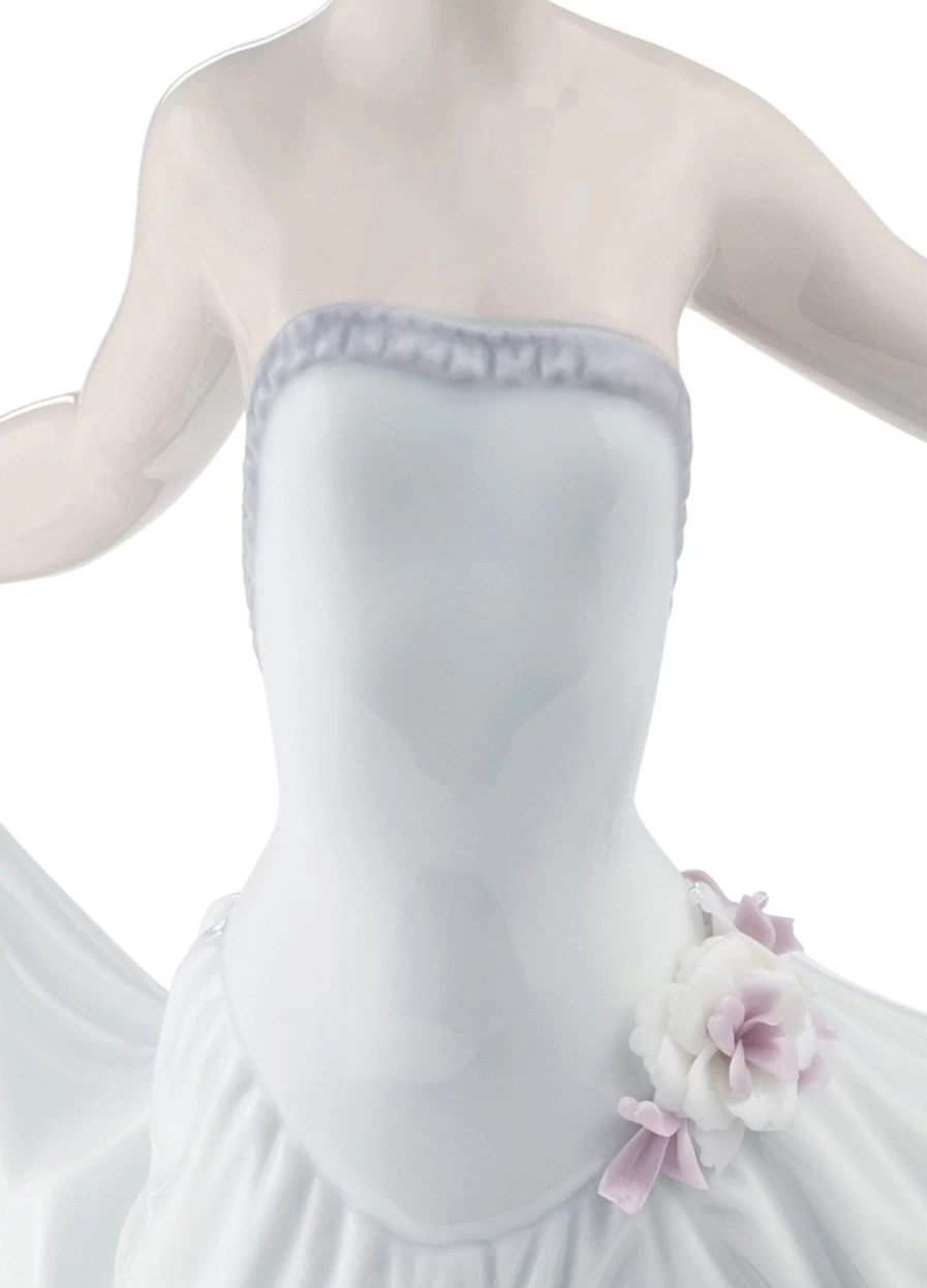 Lladró Elegant Ballet Dancer Figurine - Handcrafted Porcelain Art Collectible
