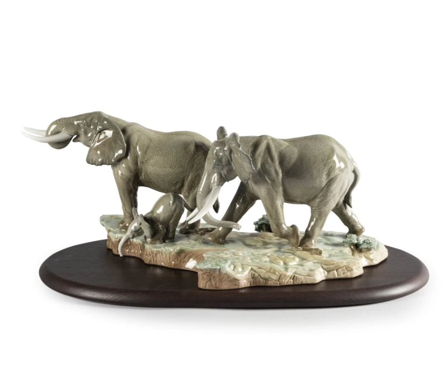 "Lladró A Stop Along The Way Handcrafted Porcelain Elephant Sculpture"
