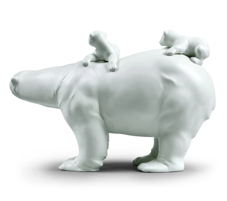Lladró Porcelain Mummy Bear and Baby Bears Figurine - Handcrafted Collectible Sculpture